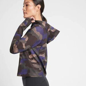 NWT Athleta M Mantra Blue Camo Pinnacle Hoodie Sweatshirt Shirt Top Breathable